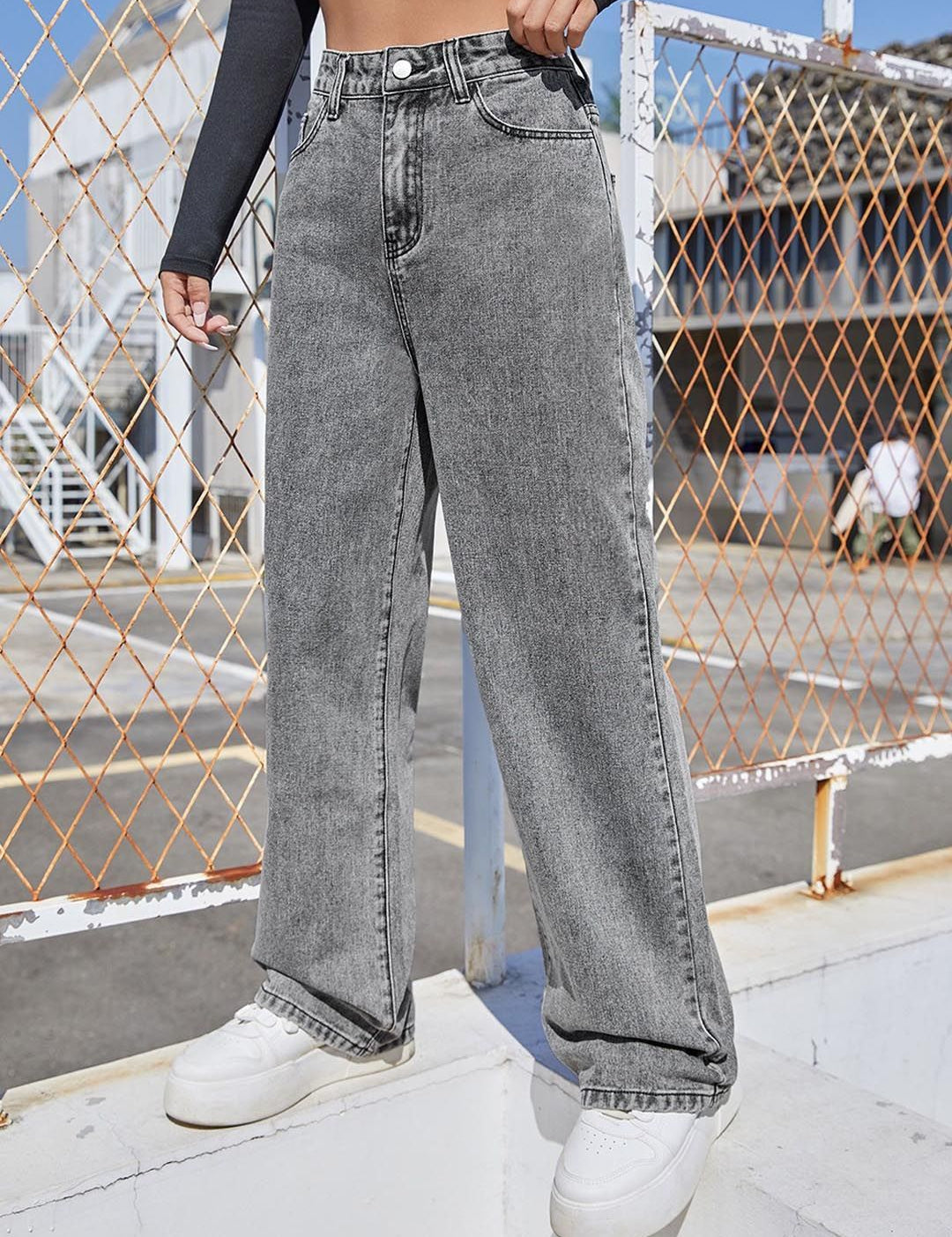 Kotty Women Straight Fit High-Rise Clean Look Heavy Fade Stretchable Jeans