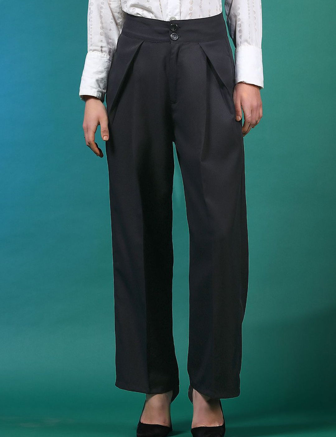 Kotty Women Relaxed Straight Fit High-Rise Easy Wash Pleated Trousers