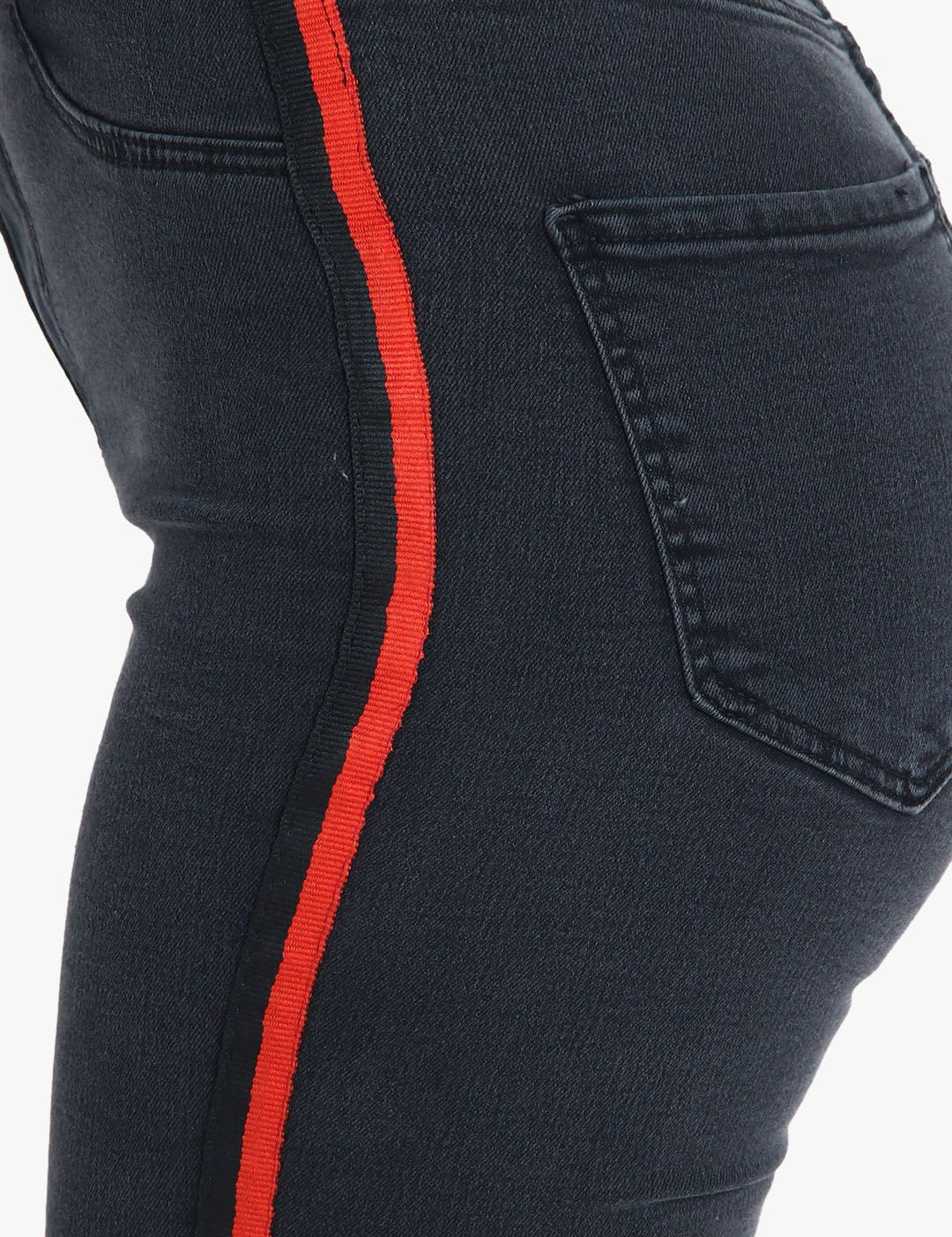 Kotty Women Black Skinny Fit High-Rise Slash Knee Stretchable Jeans