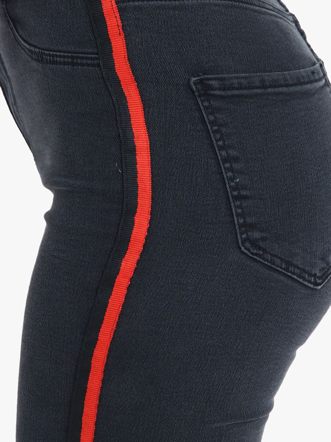 Kotty Women Black Skinny Fit High-Rise Slash Knee Stretchable Jeans