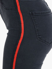 Kotty Women Black Skinny Fit High-Rise Slash Knee Stretchable Jeans