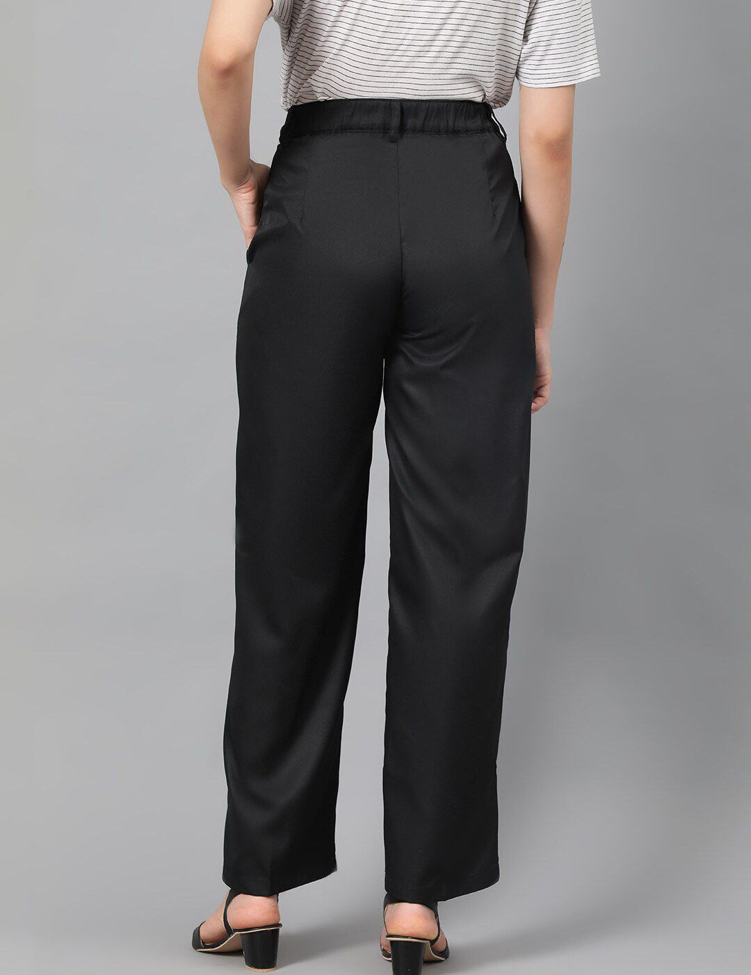 Kotty Women Black Relaxed Straight Leg Fit High-Rise Easy Wash Pleated Parallel Trousers