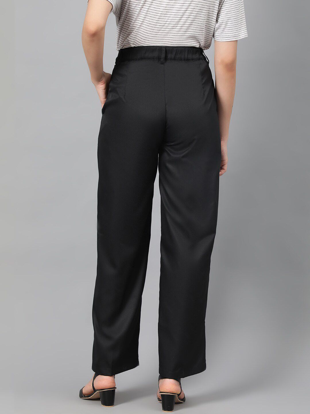 Kotty Women Black Relaxed Straight Leg Fit High-Rise Easy Wash Pleated Parallel Trousers