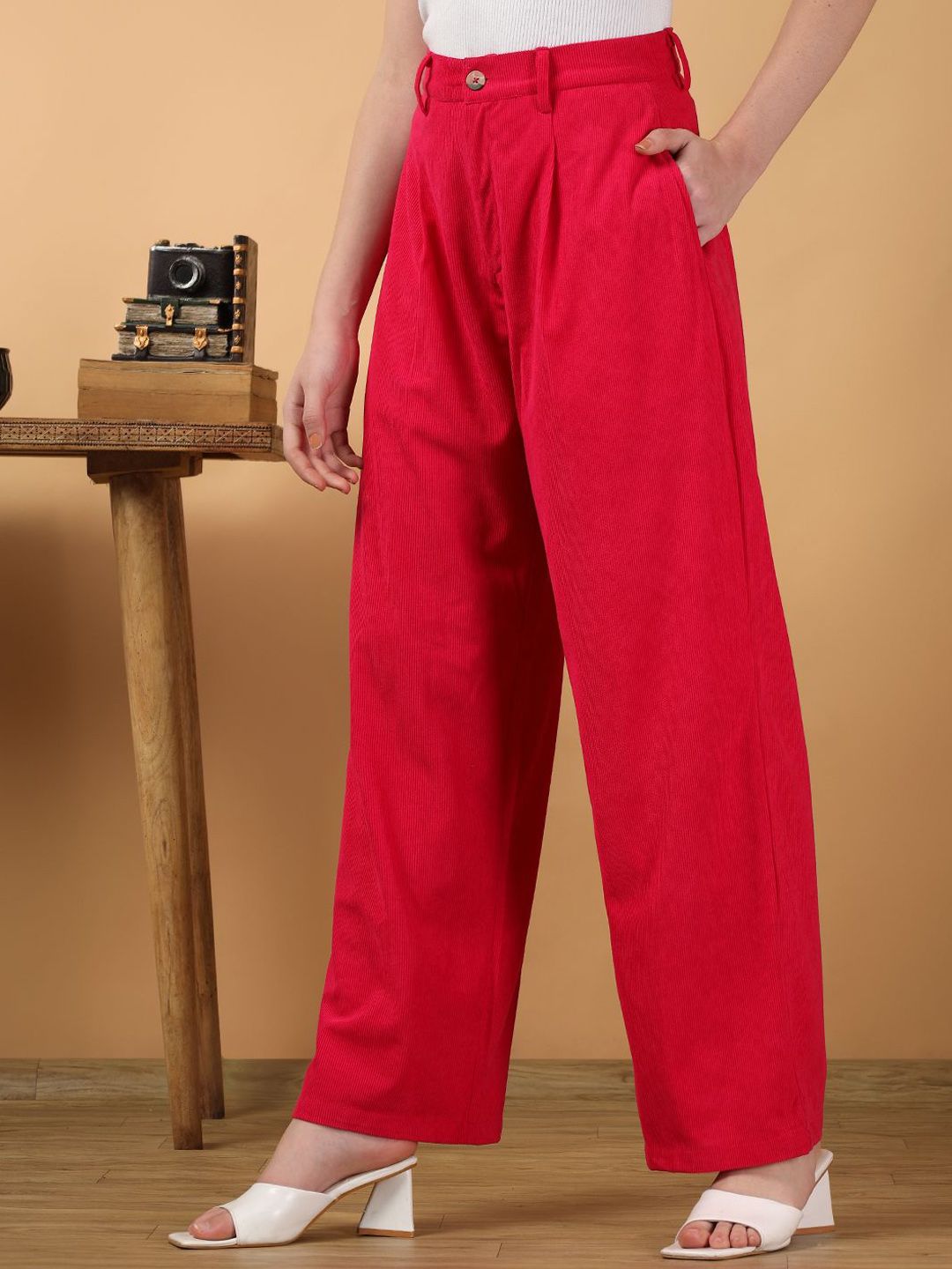 Kotty Women Relaxed Straight Leg Straight Fit High-Rise Easy Wash Corduroy Pleated Trousers