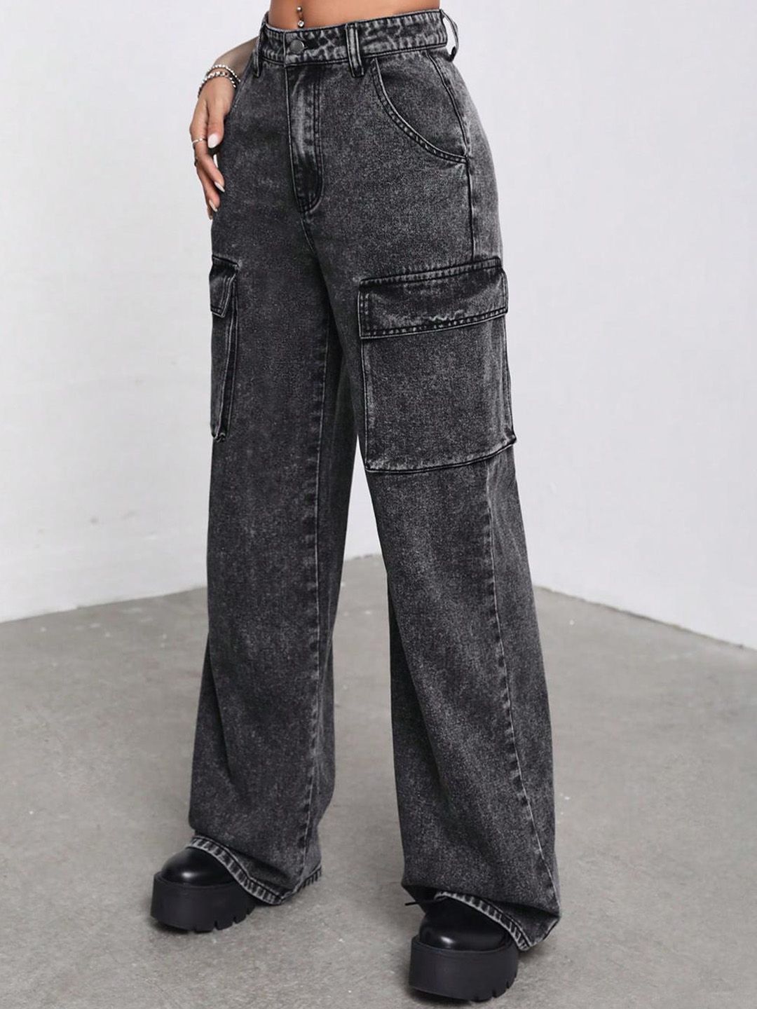 Kotty Women Grey Jean Straight Fit High-Rise Clean Look Stretchable Jeans