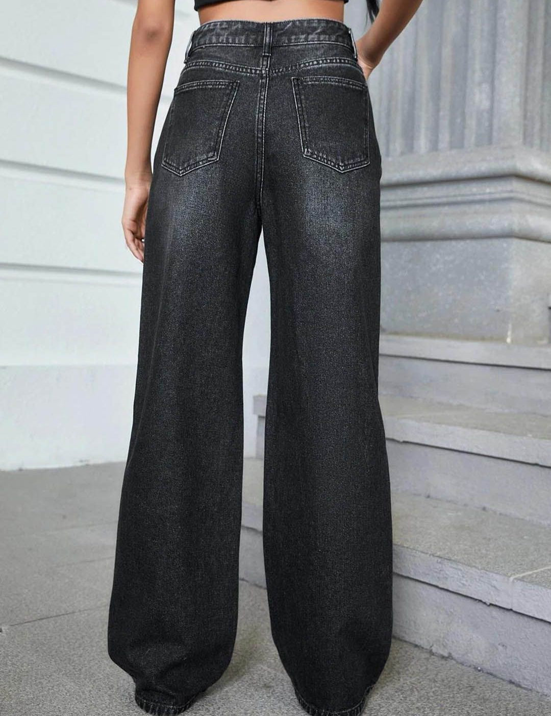 Kotty Women Jean Straight Fit High-Rise Clean Look Light Fade Stretchable Jeans