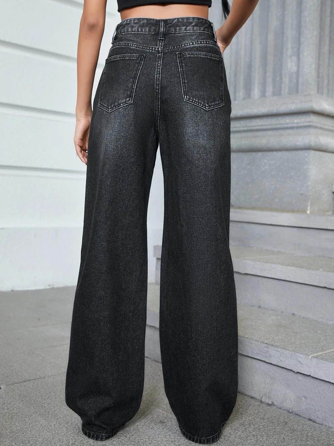 Kotty Women Jean Straight Fit High-Rise Clean Look Light Fade Stretchable Jeans