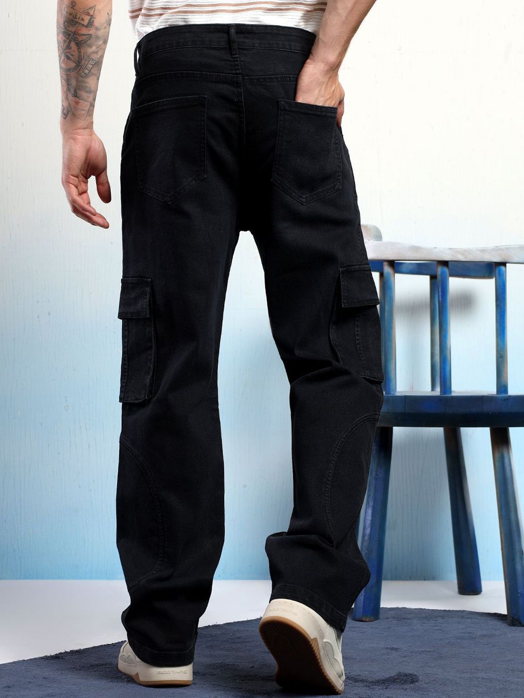 Kotty Men Low-Rise Wrinkle Free Pleated Cargos Trousers