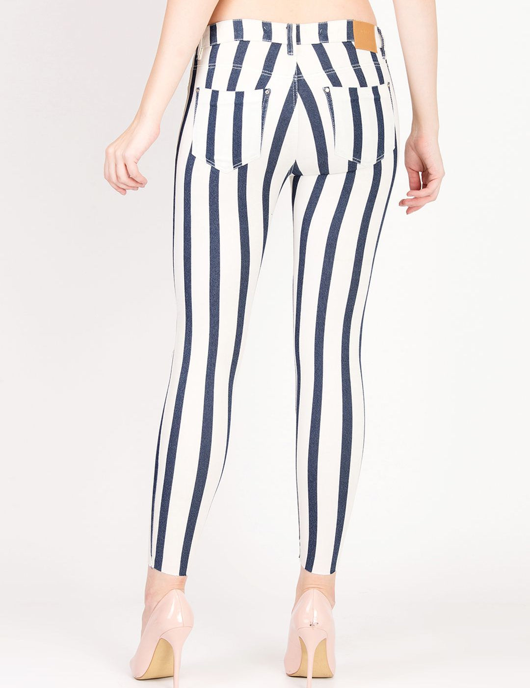 Kotty Women White & Black Skinny Fit High-Rise Clean Look Jeans