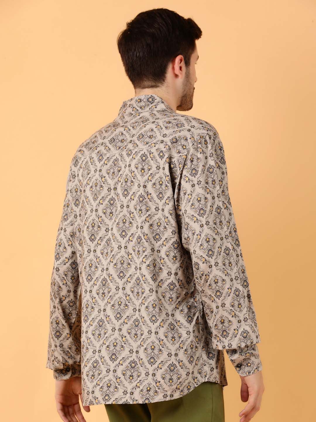 Kotty Men Relaxed Spread Collar Graphic Printed Cotton Casual Shirt