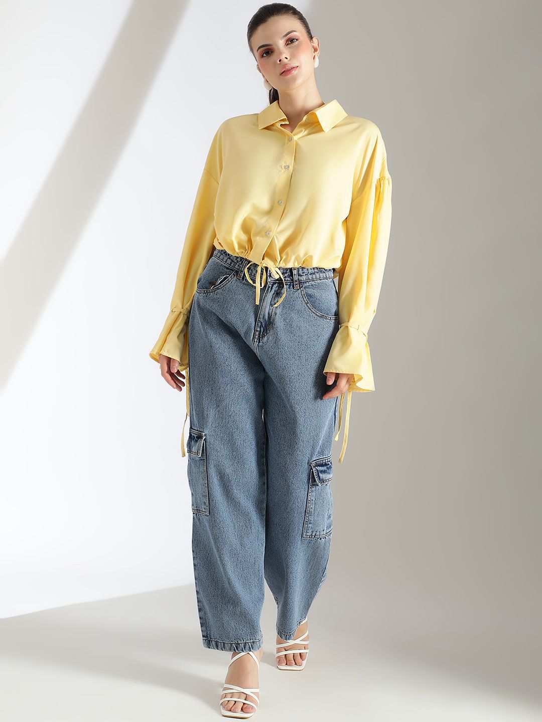 Kotty Women High-Rise Clean Look Stretchable Cargo Jeans