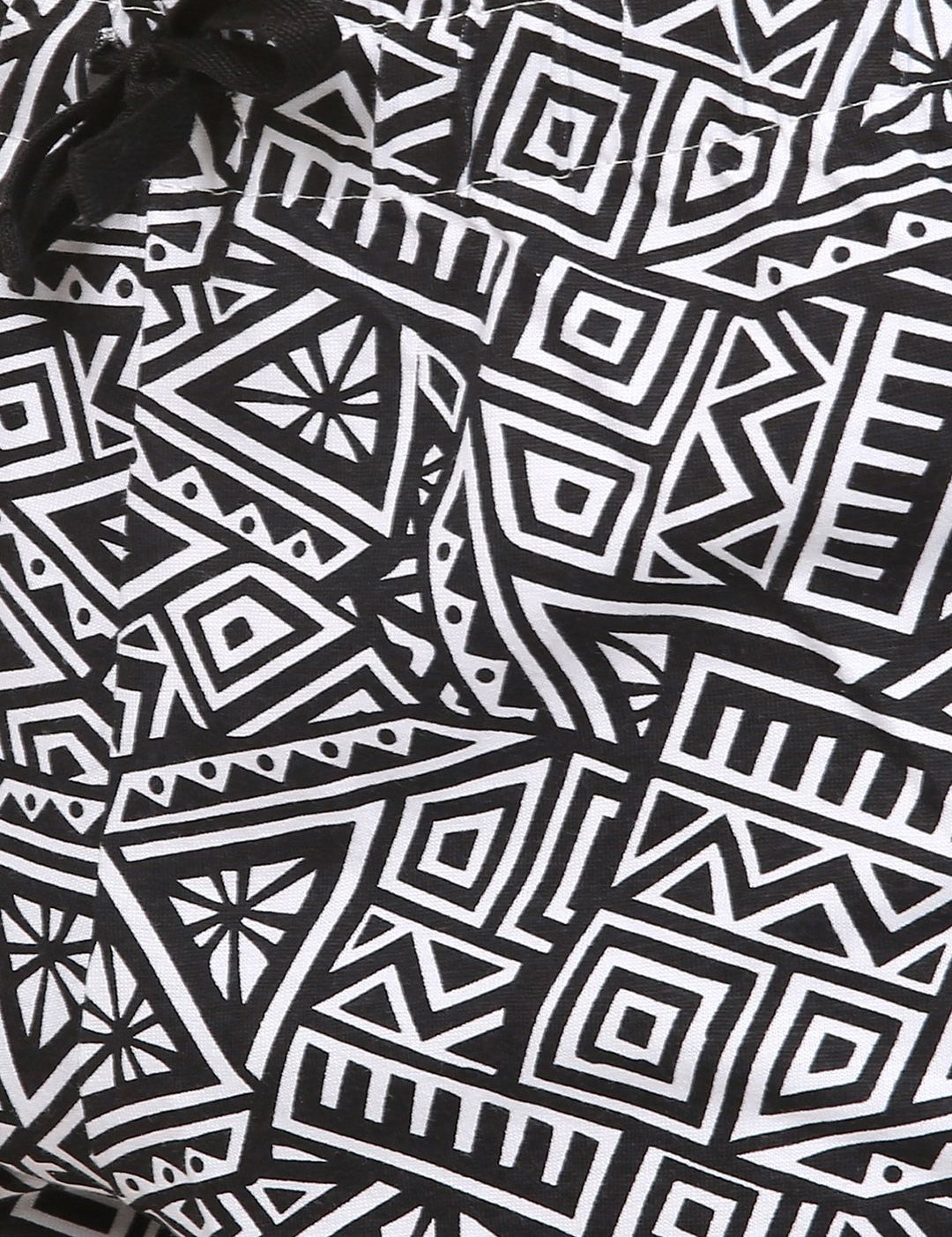 Kotty Women Black & White Geometric Printed Lounge Shorts