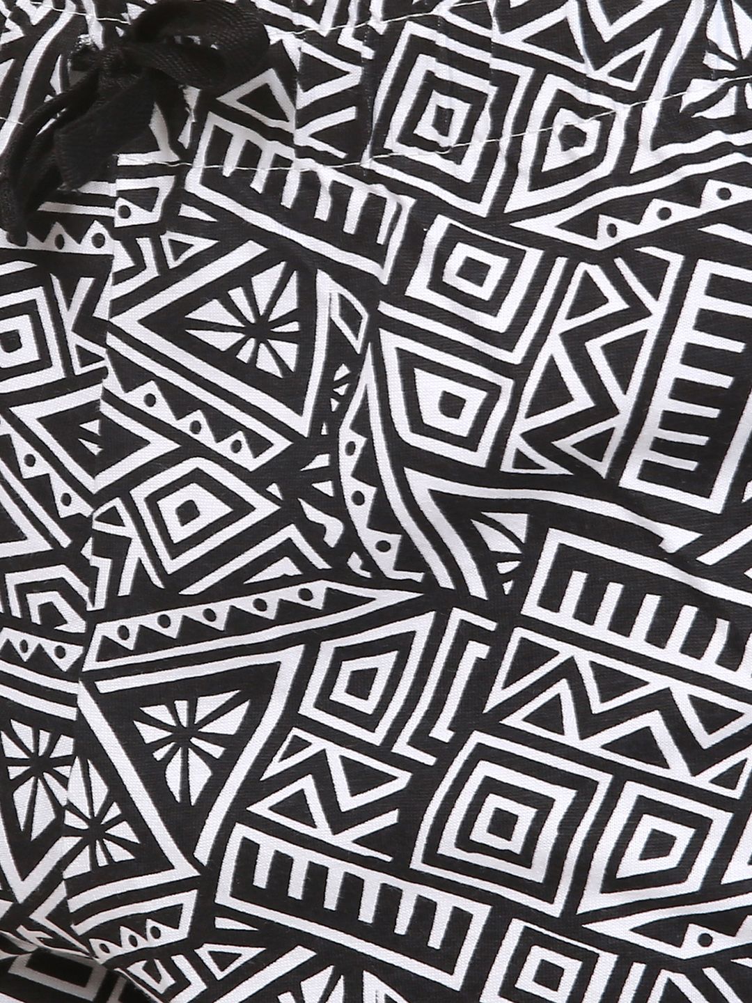 Kotty Women Black & White Geometric Printed Lounge Shorts