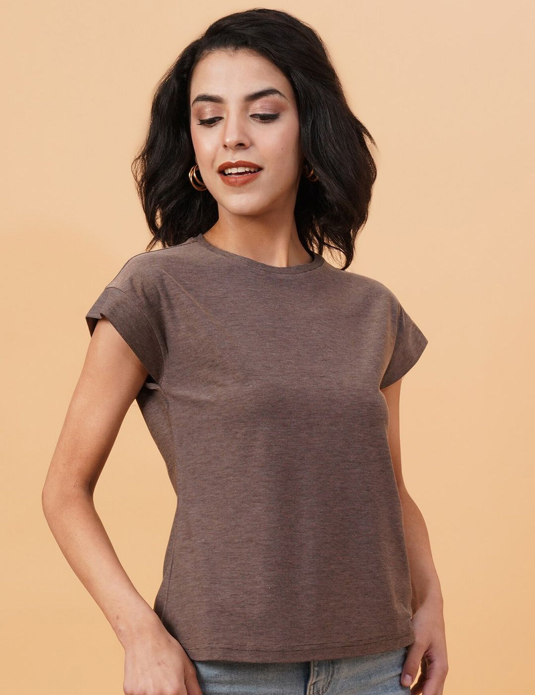 Kotty Women Extended Sleeves Pockets T-shirt