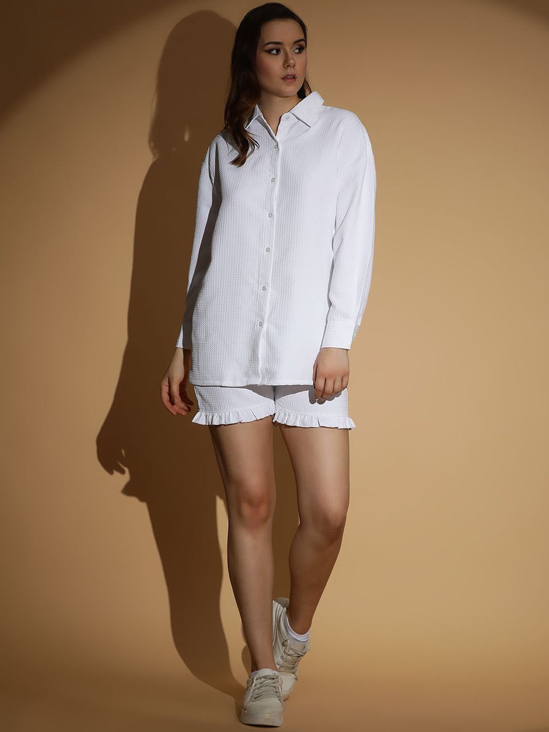 Kotty White Self Design Shirt With Shorts