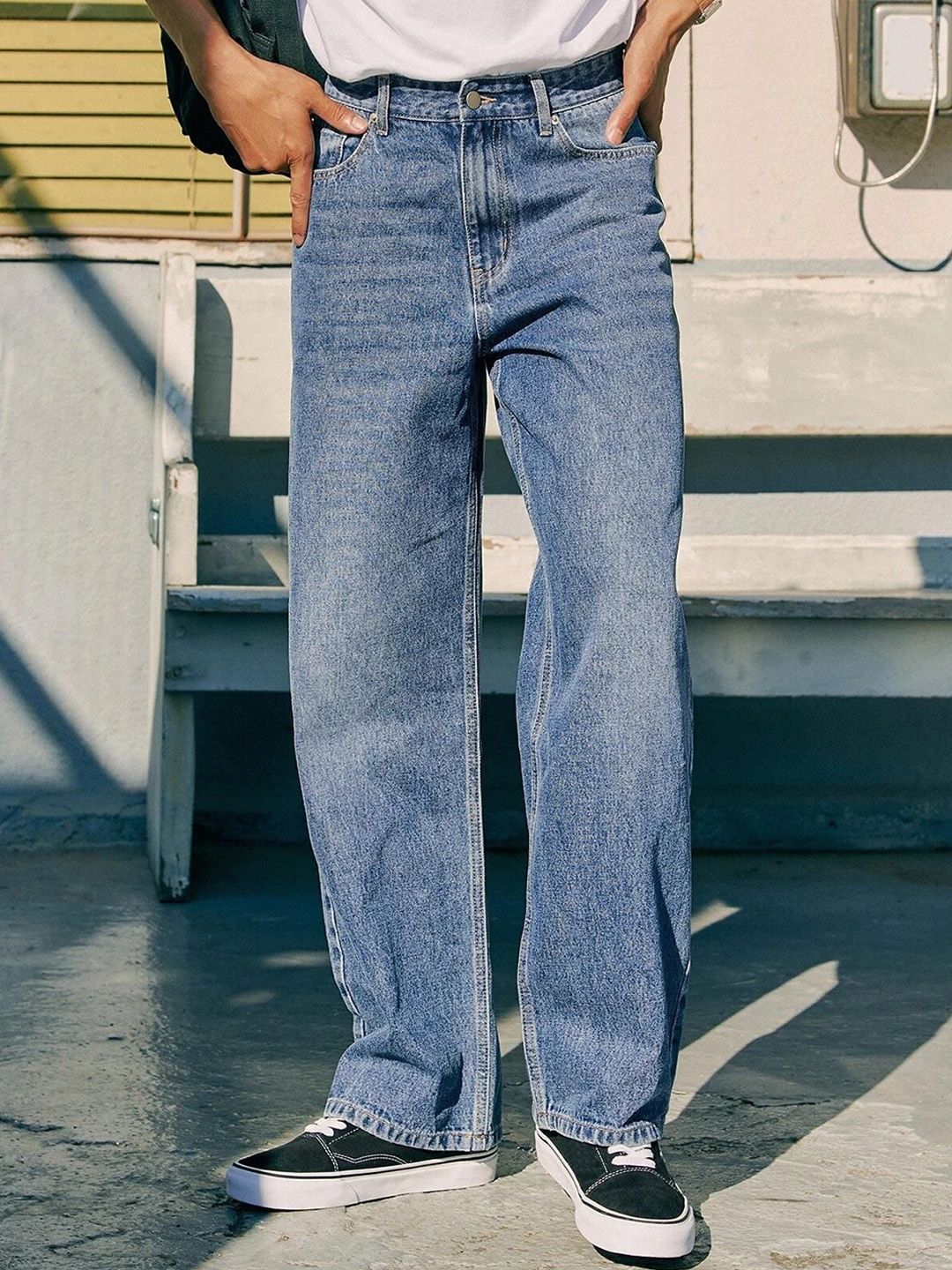 Kotty Men Regular Fit Mid-Rise Light Fade Stretchable Jeans