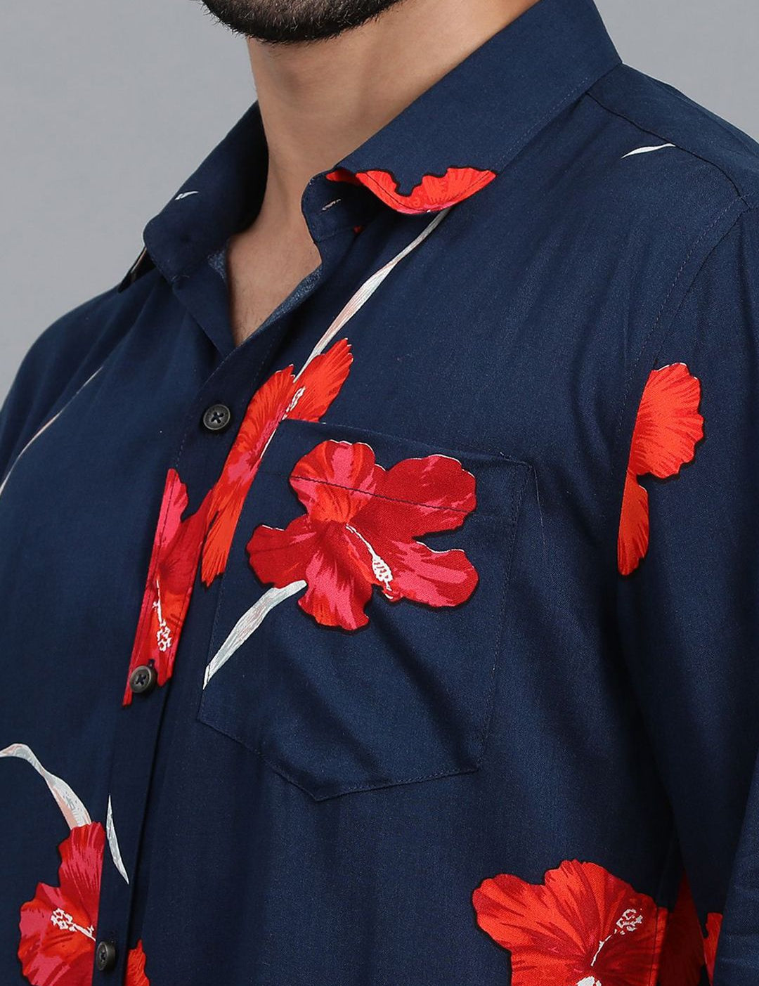 Kotty Navy Blue & Red Floral Printed Spread Collar Relaxed Fit Casual Shirt