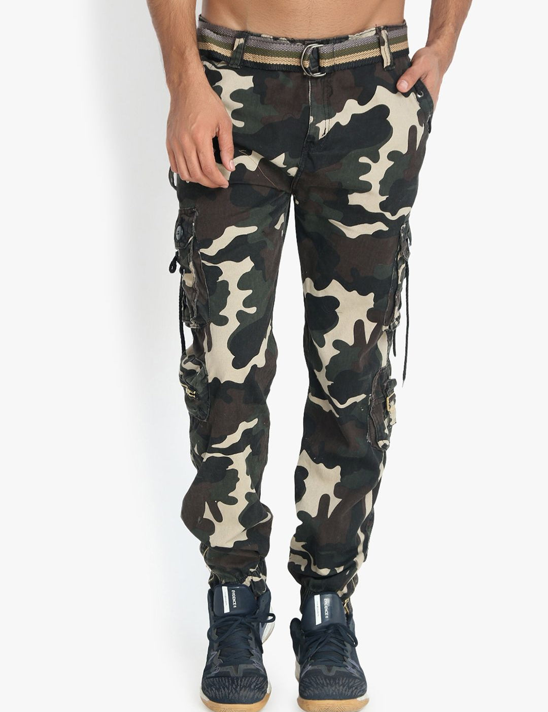 Kotty Men Cream-Coloured & Olive Green Regular Fit Camouflage Printed Cargos