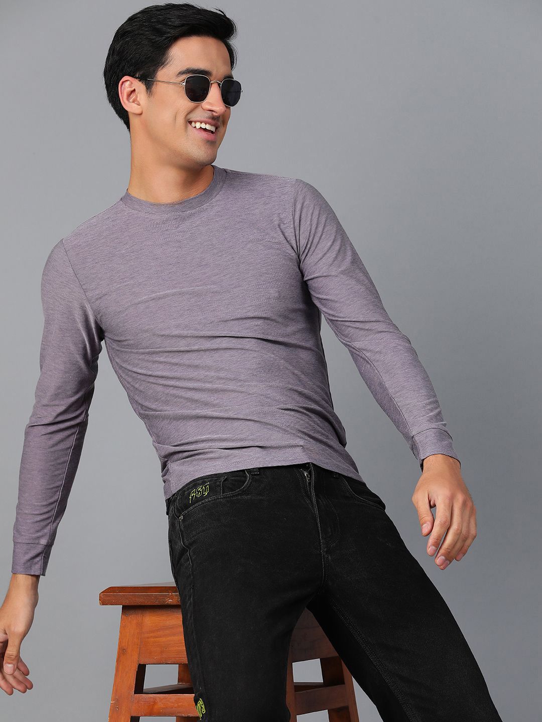 Kotty Men Solid Round Neck T-shirt