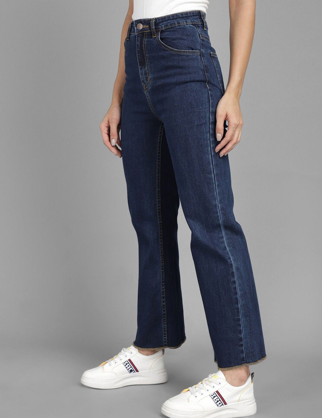 Kotty Women Straight Fit High-Rise Stretchable Jeans