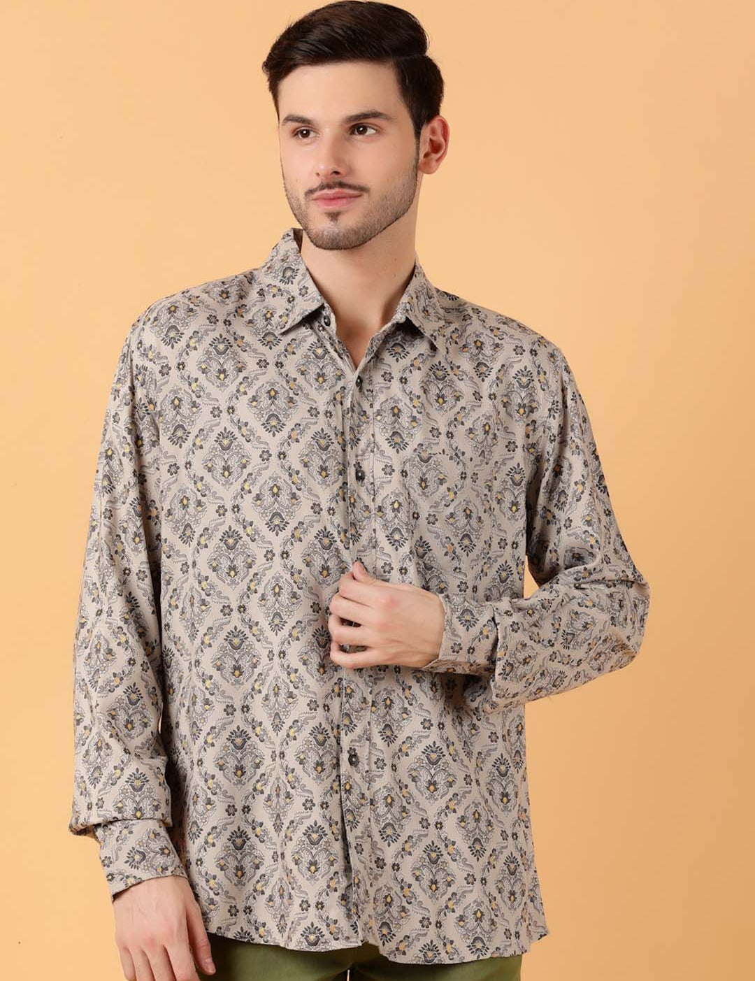 Kotty Men Relaxed Spread Collar Graphic Printed Cotton Casual Shirt