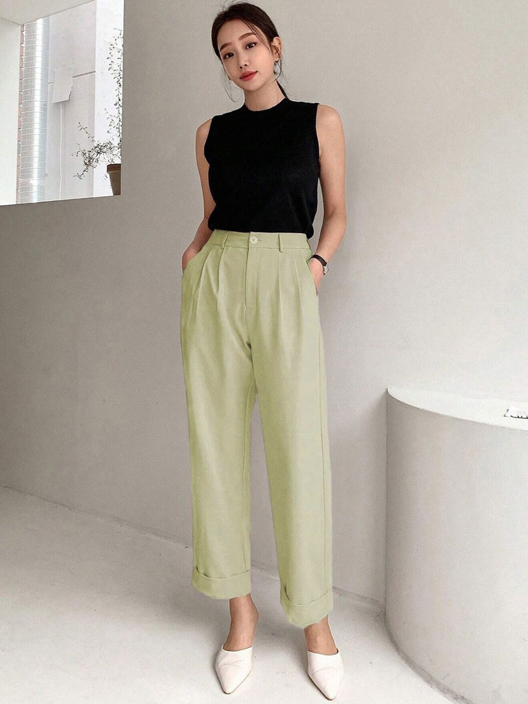 Kotty Women Relaxed Straight Leg Straight Fit High-Rise Easy Wash Trousers