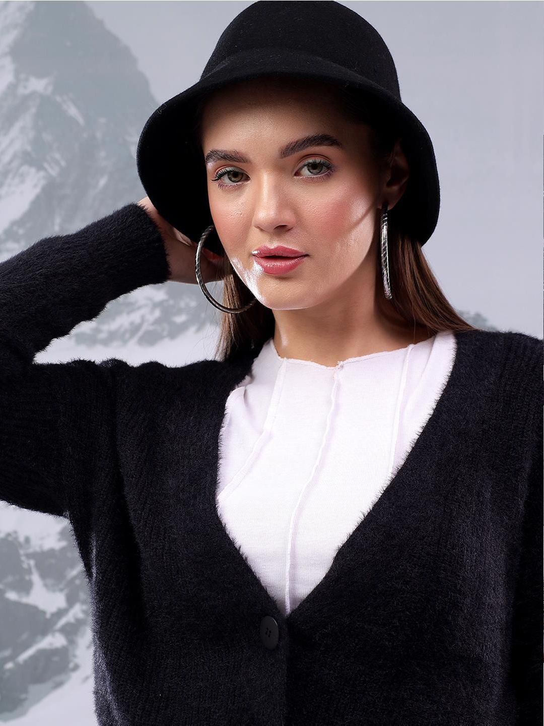 Kotty Women Ribbed V-Neck Sweaters