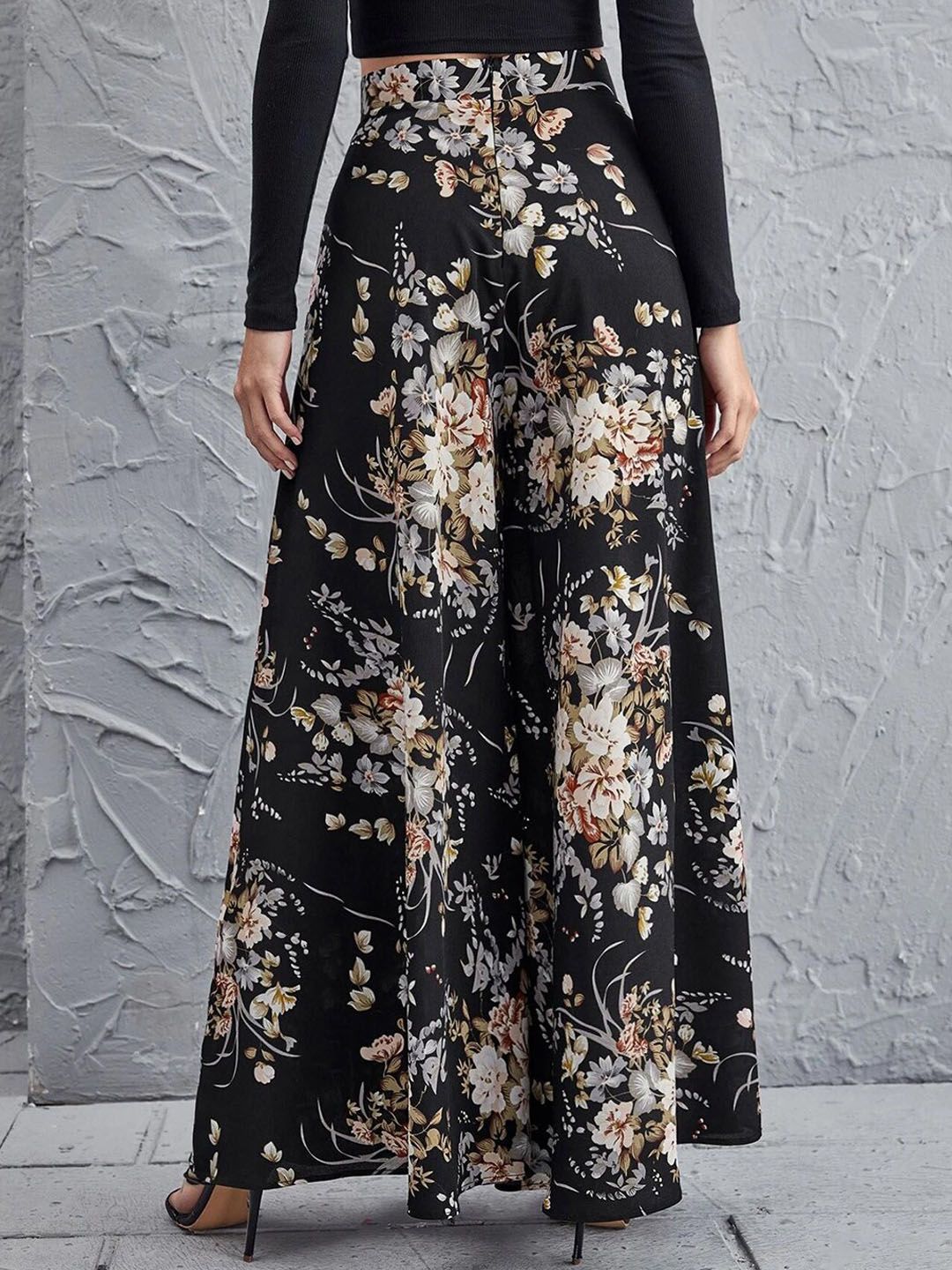 Kotty Women Multicoloured Floral Printed Relaxed Flared High-Rise Easy Wash Trousers