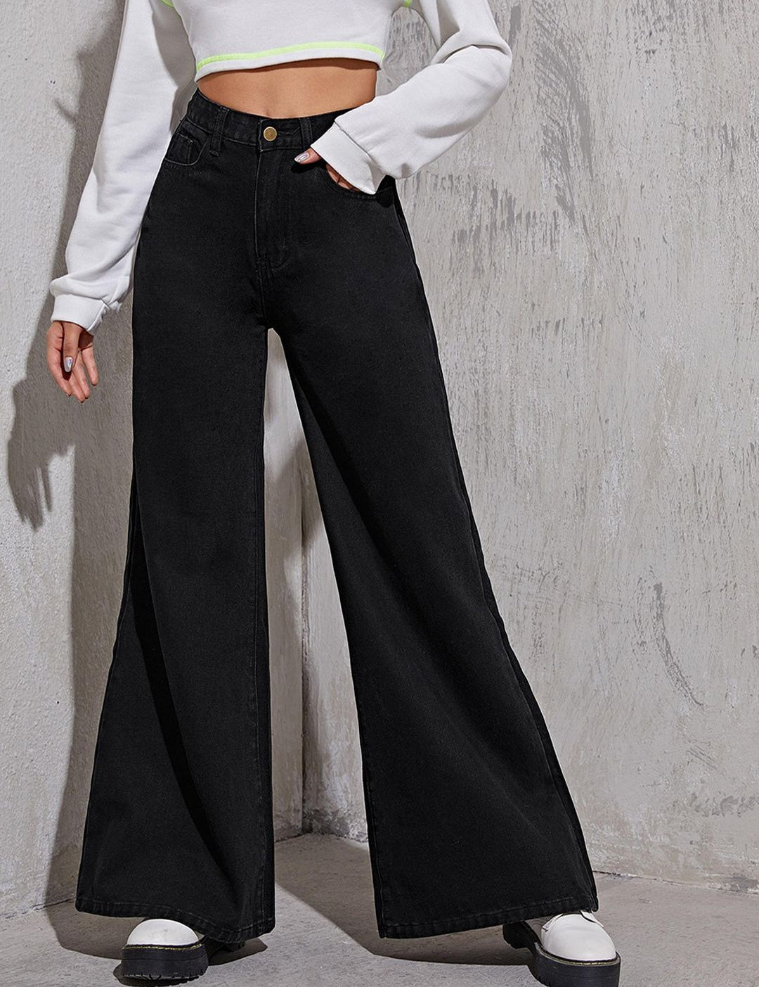 Kotty Women Flared High-Rise Stretchable Jeans