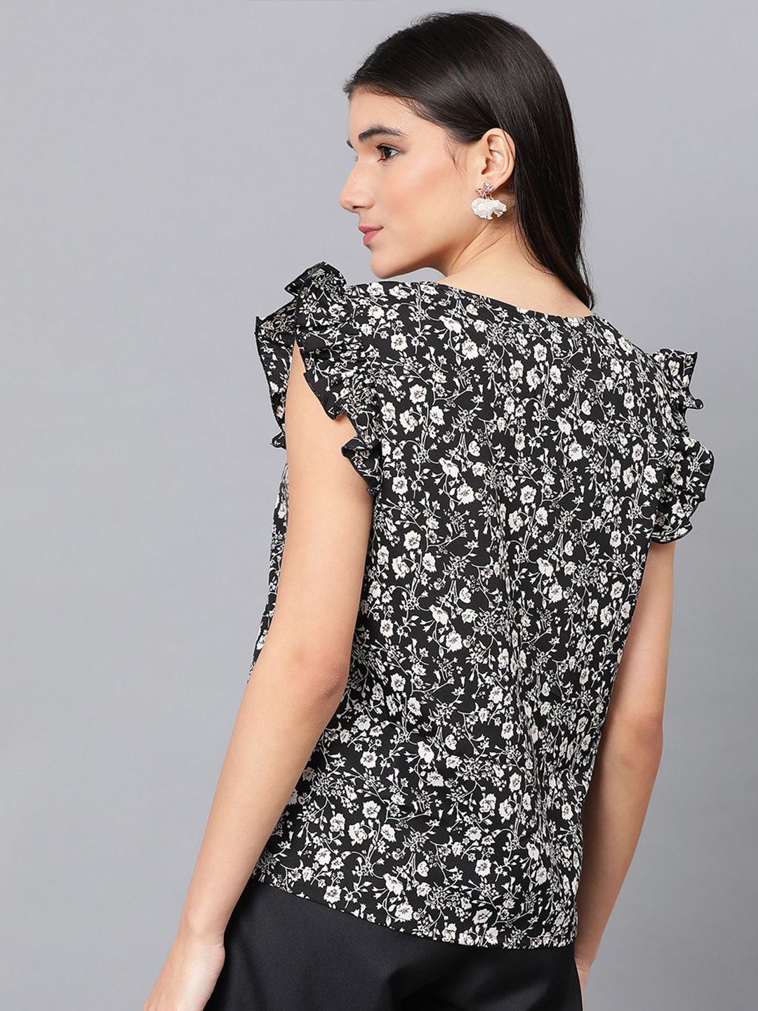 Kotty Floral Printed Round Neck Crepe Top