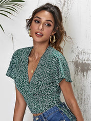 Kotty Floral Printed V-Neck Crepe Crop Top
