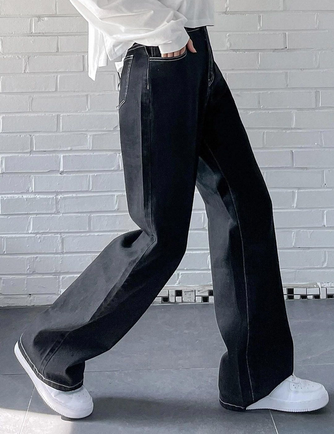 Kotty Women Wide Leg High-Rise Clean Look Stretchable Jeans