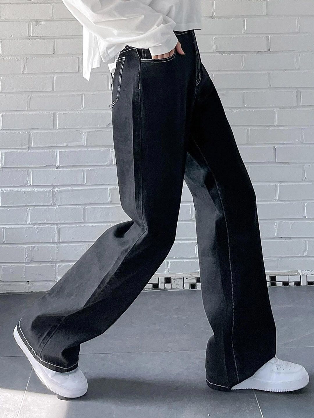 Kotty Women Wide Leg High-Rise Clean Look Stretchable Jeans