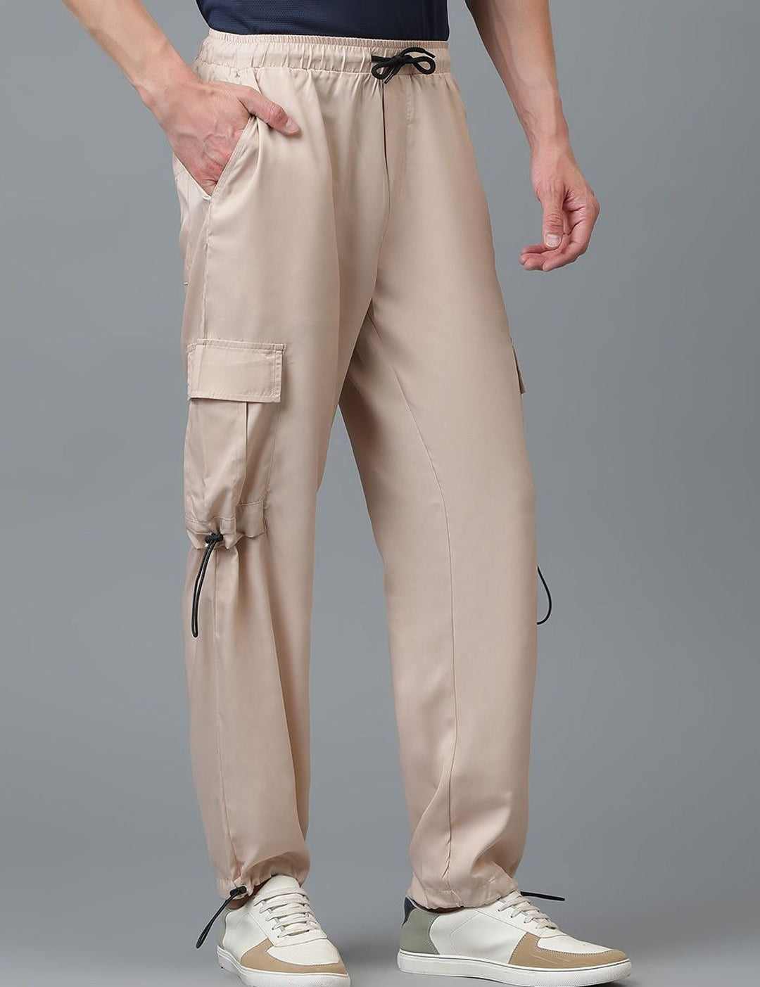 Kotty Men Relaxed Low-Rise Easy Wash Cargos Trousers