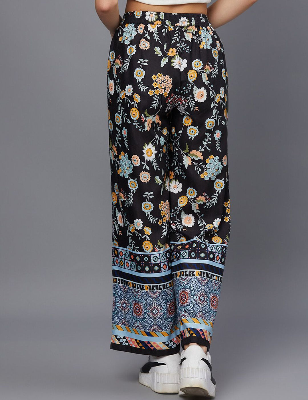 Kotty Women Black Floral Printed Relaxed Straight Fit Easy Wash Trousers