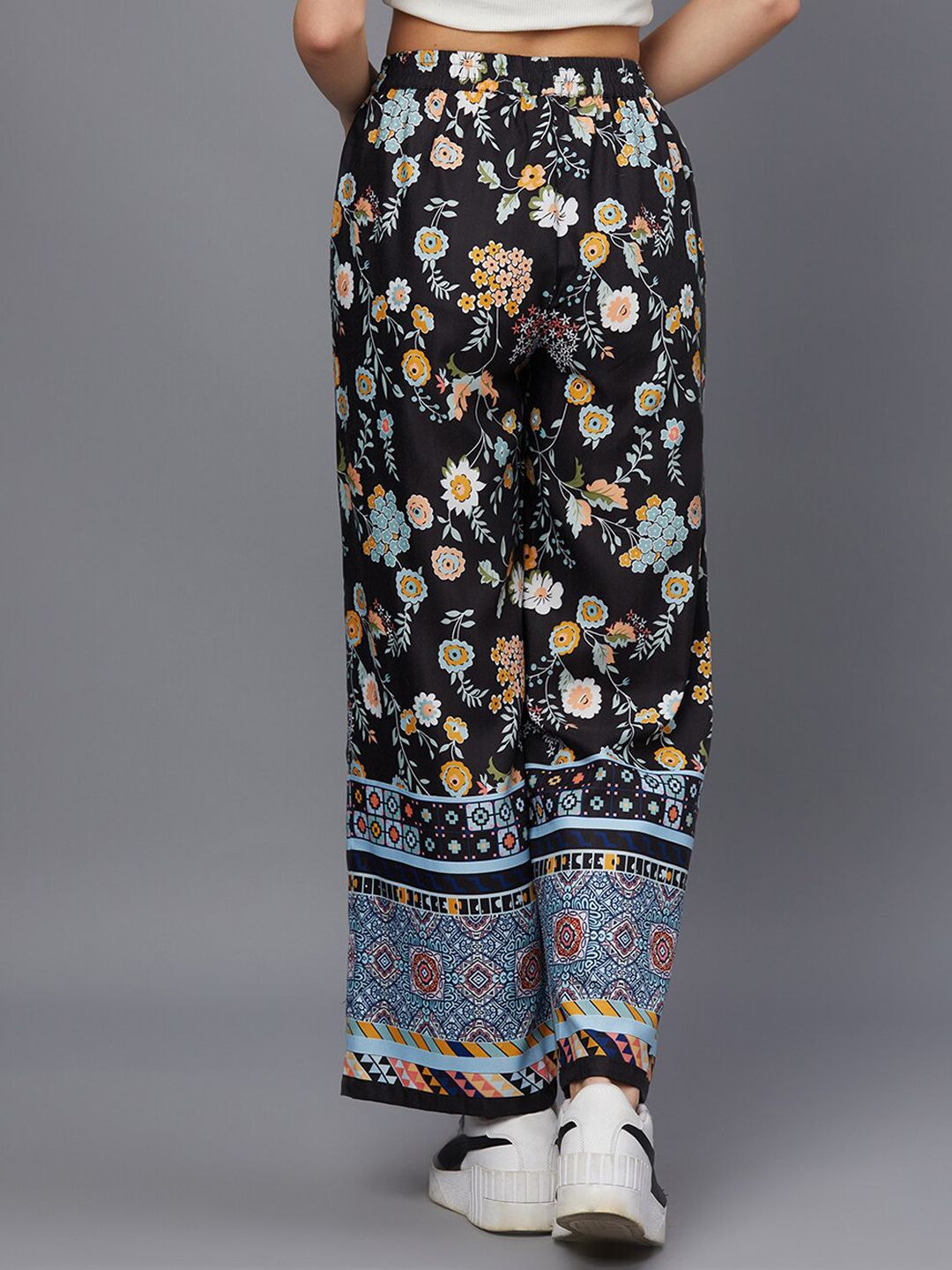 Kotty Women Black Floral Printed Relaxed Straight Fit Easy Wash Trousers