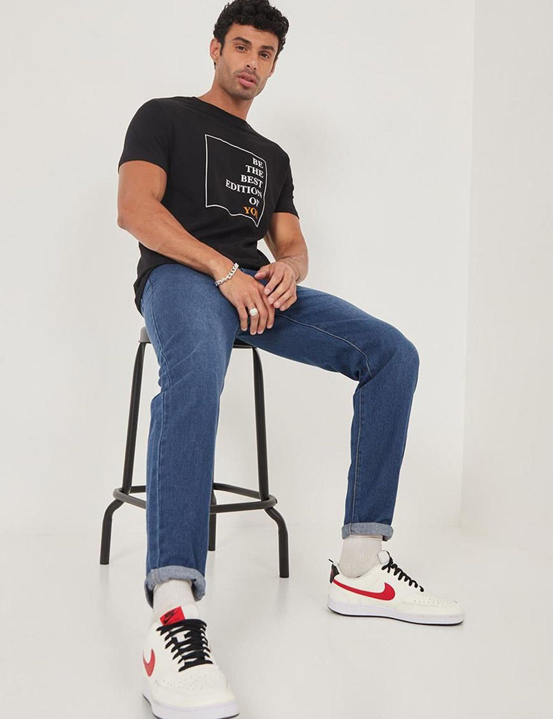 Kotty Men Blue Jean Low-Rise Clean Look Light Fade Stretchable Jeans