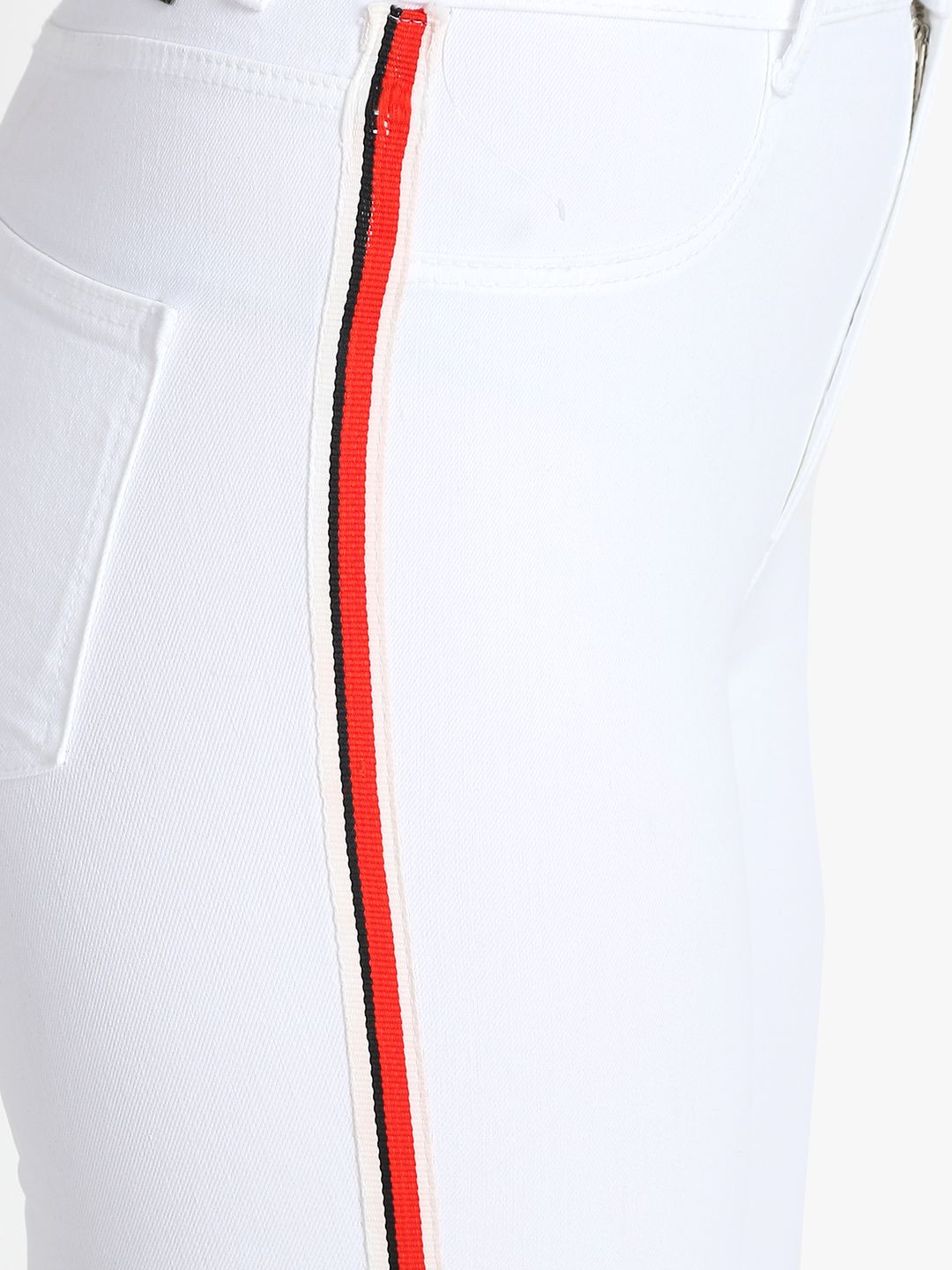 Kotty Women White Skinny Fit High-Rise Slash Knee Stretchable Jeans