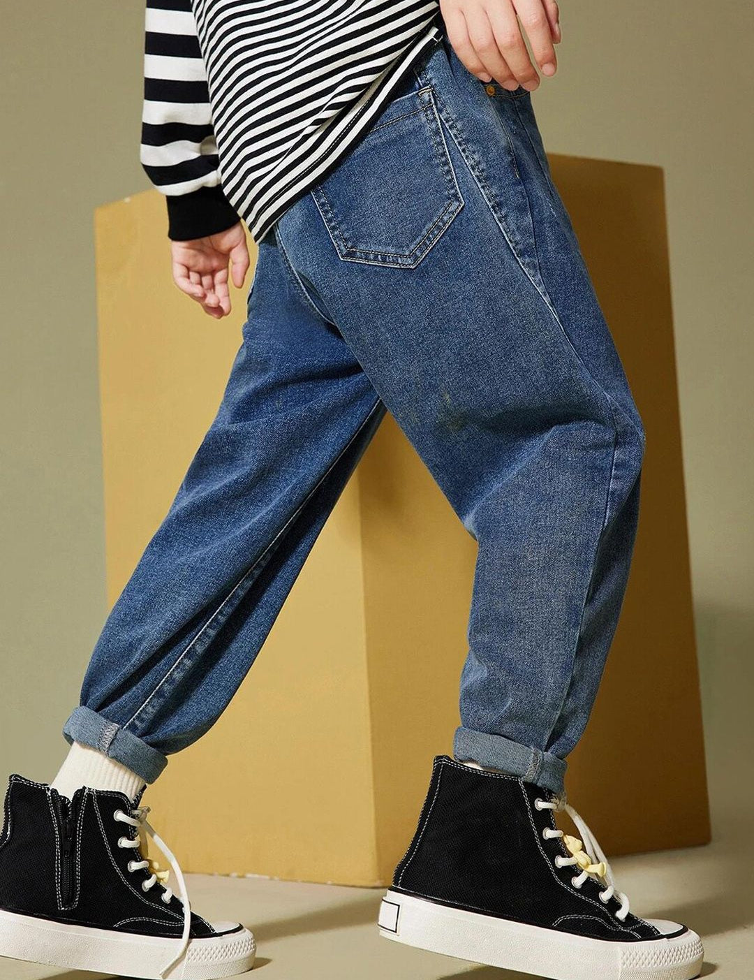 Kotty Boys Jean Regular Fit Mid-Rise Light Fade Stretchable Jeans