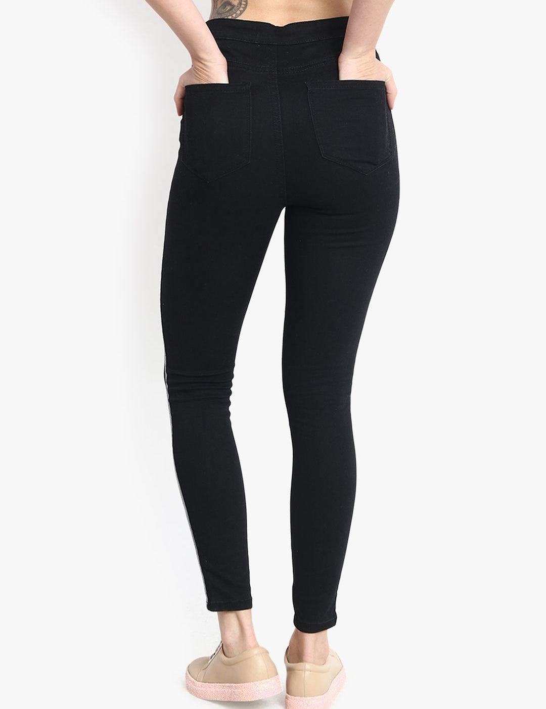 Kotty Women Black Skinny Fit High-Rise Clean Look Stretchable Jeans