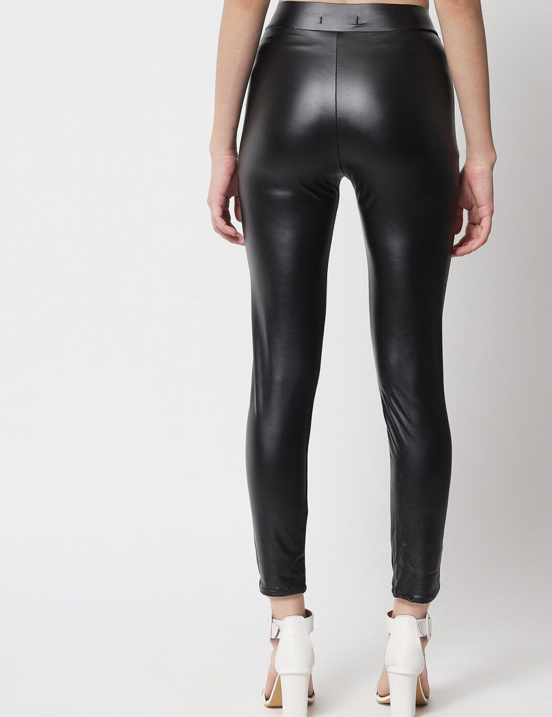 Kotty Women Black Relaxed Skinny Fit Trousers