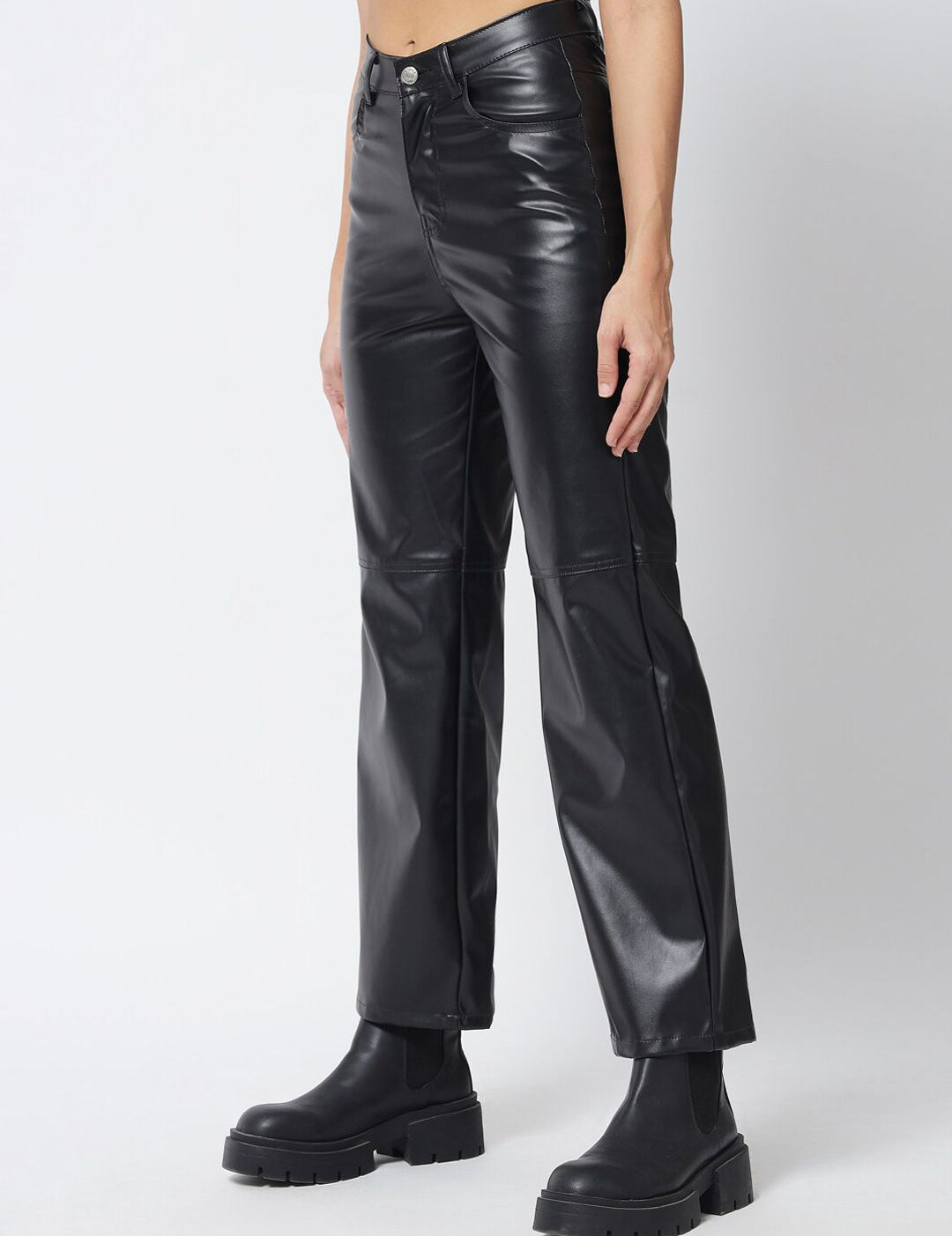 Kotty Women Black Relaxed Straight Fit Parallel Trousers