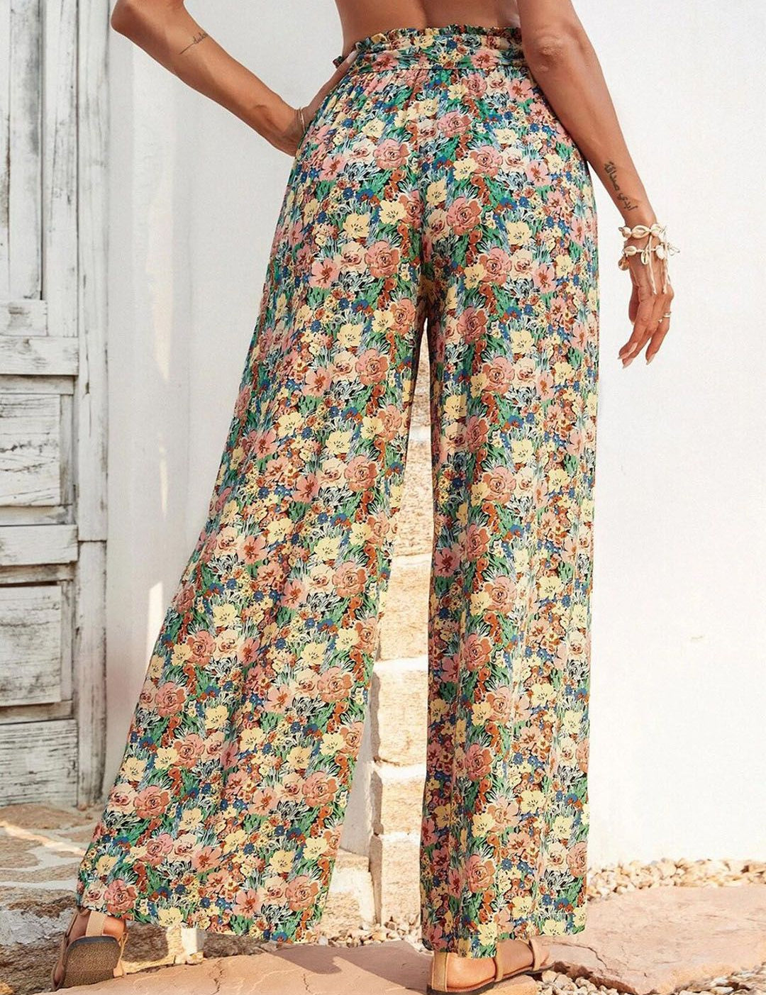 Kotty Women Multicoloured Floral Printed Relaxed High-Rise Easy Wash Trousers