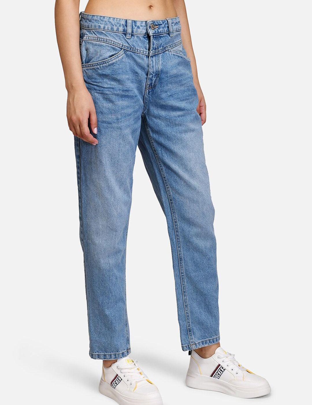 Kotty Women Blue Boyfriend Fit Mid-Rise Clean Look Jeans