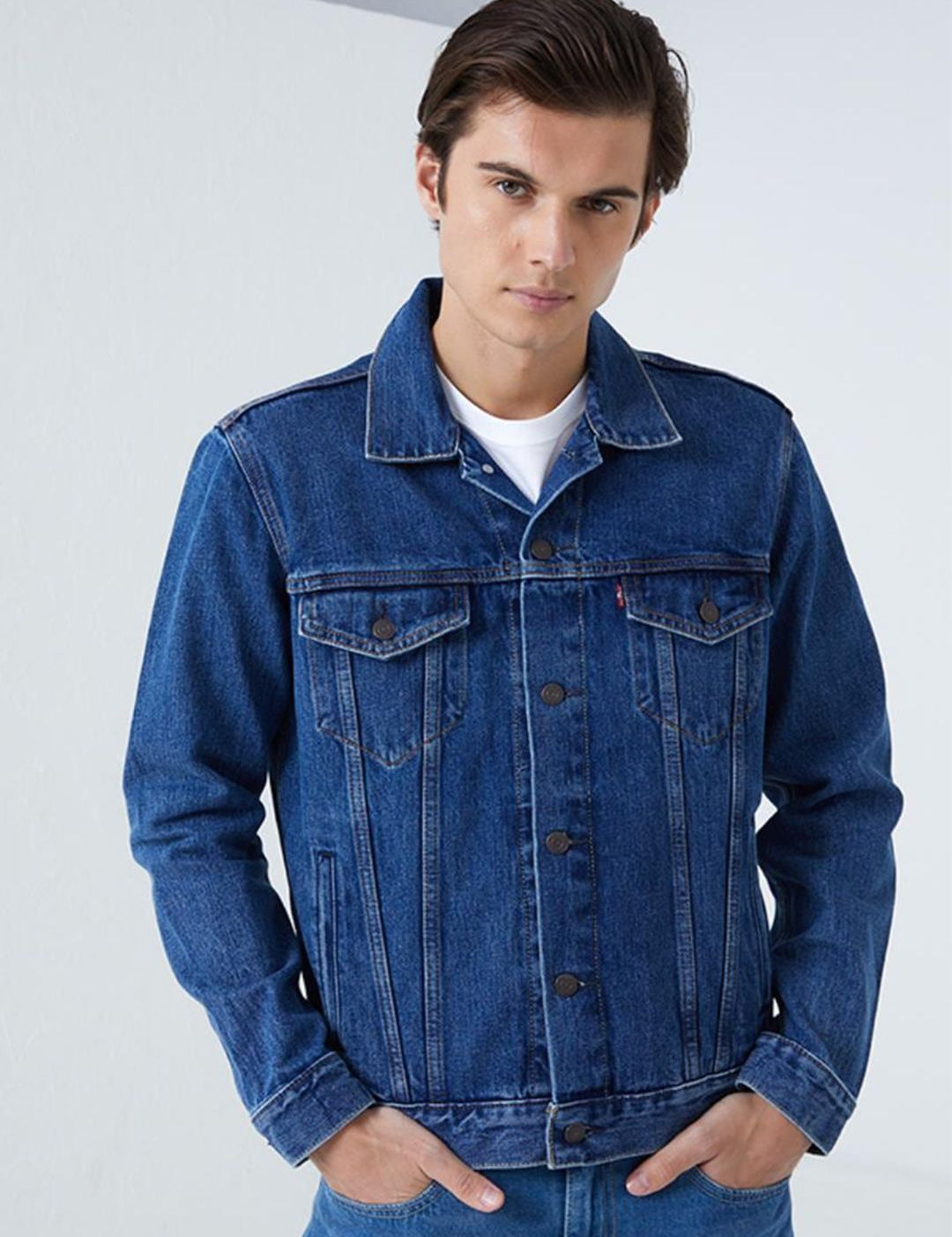 Kotty Spread Collar Washed Crop Denim Jacket