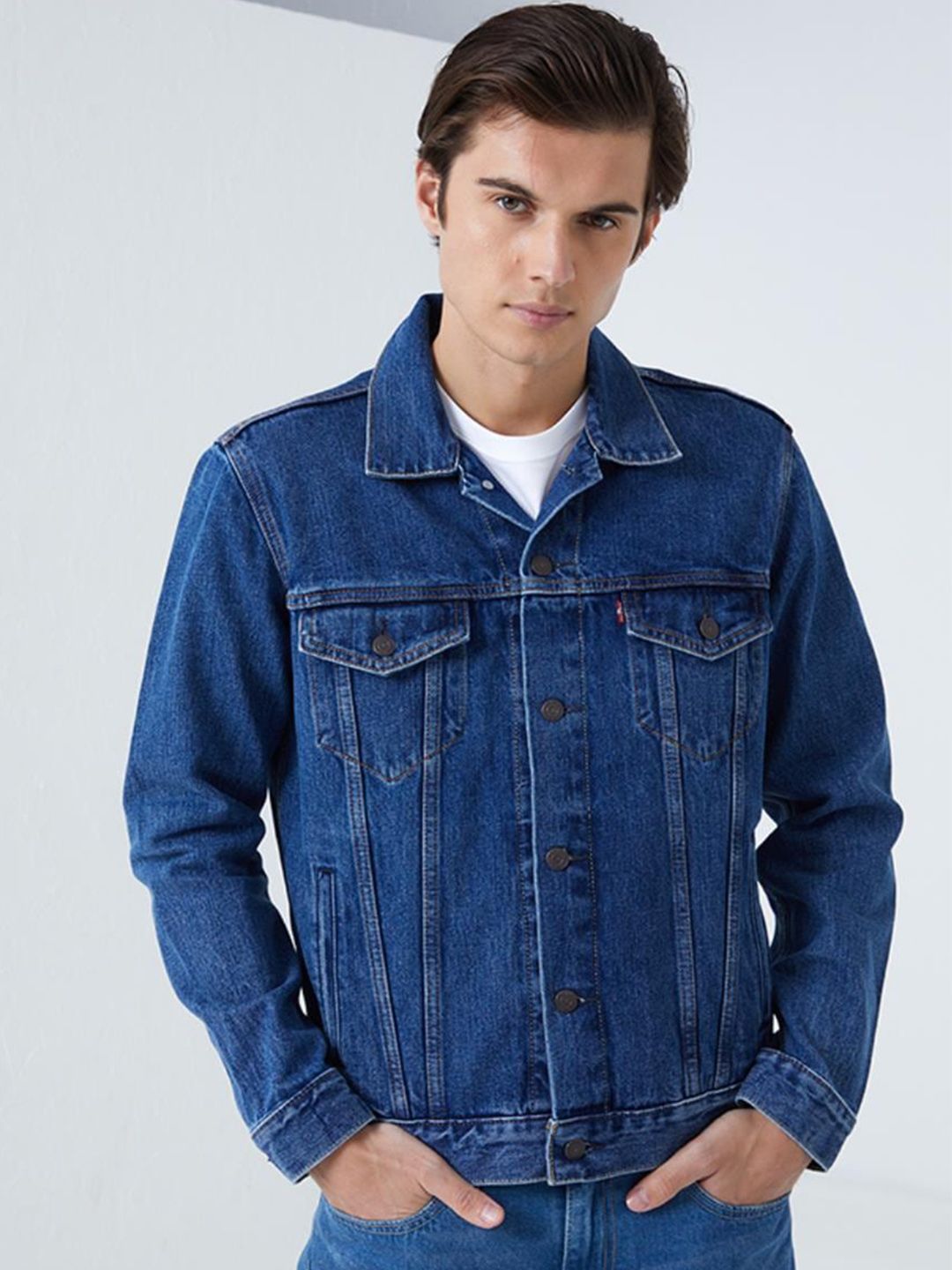 Kotty Spread Collar Washed Crop Denim Jacket