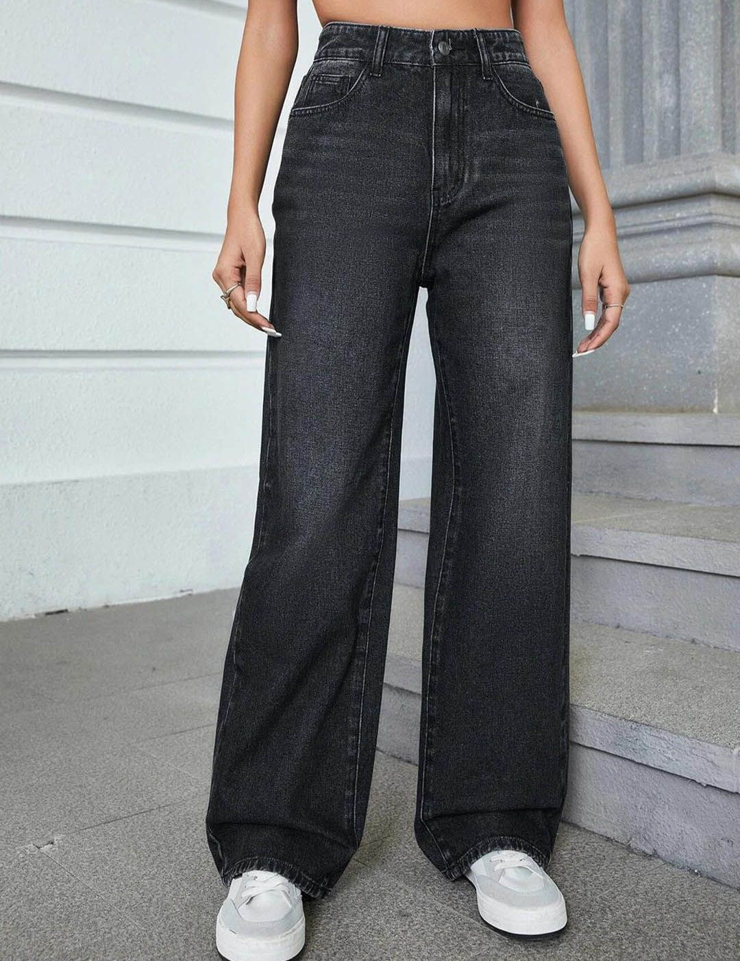 Kotty Women Jean Straight Fit High-Rise Clean Look Light Fade Stretchable Jeans