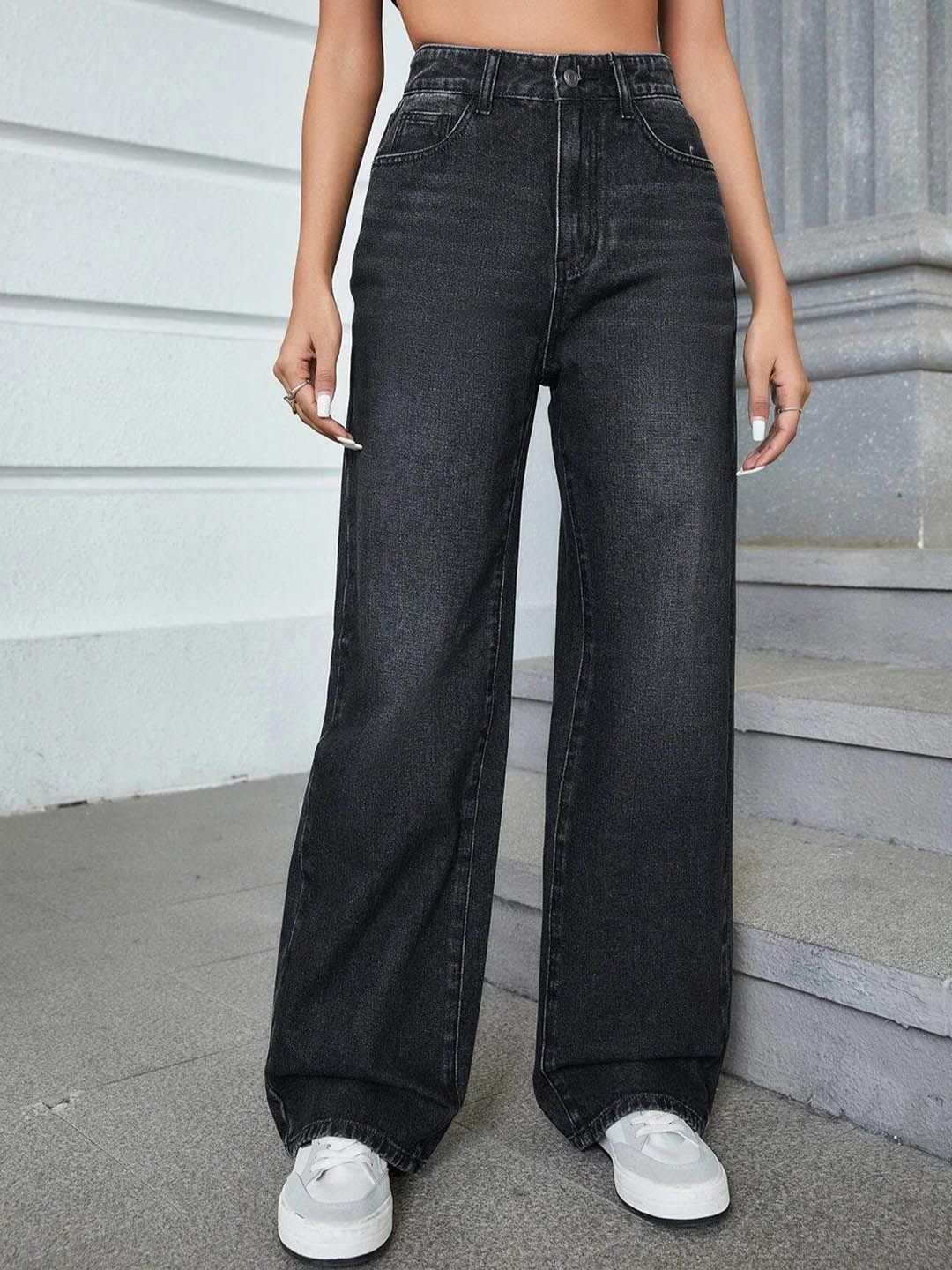 Kotty Women Jean Straight Fit High-Rise Clean Look Light Fade Stretchable Jeans