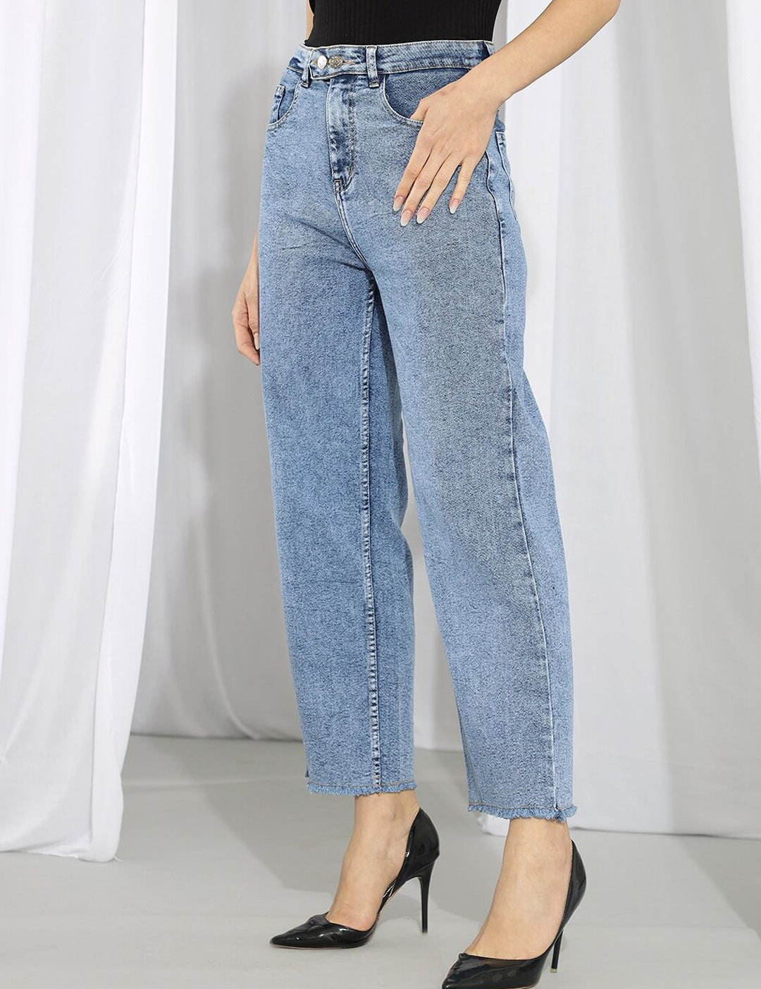 Kotty Women Blue Straight Fit High-Rise Heavy Fade Stretchable Jeans