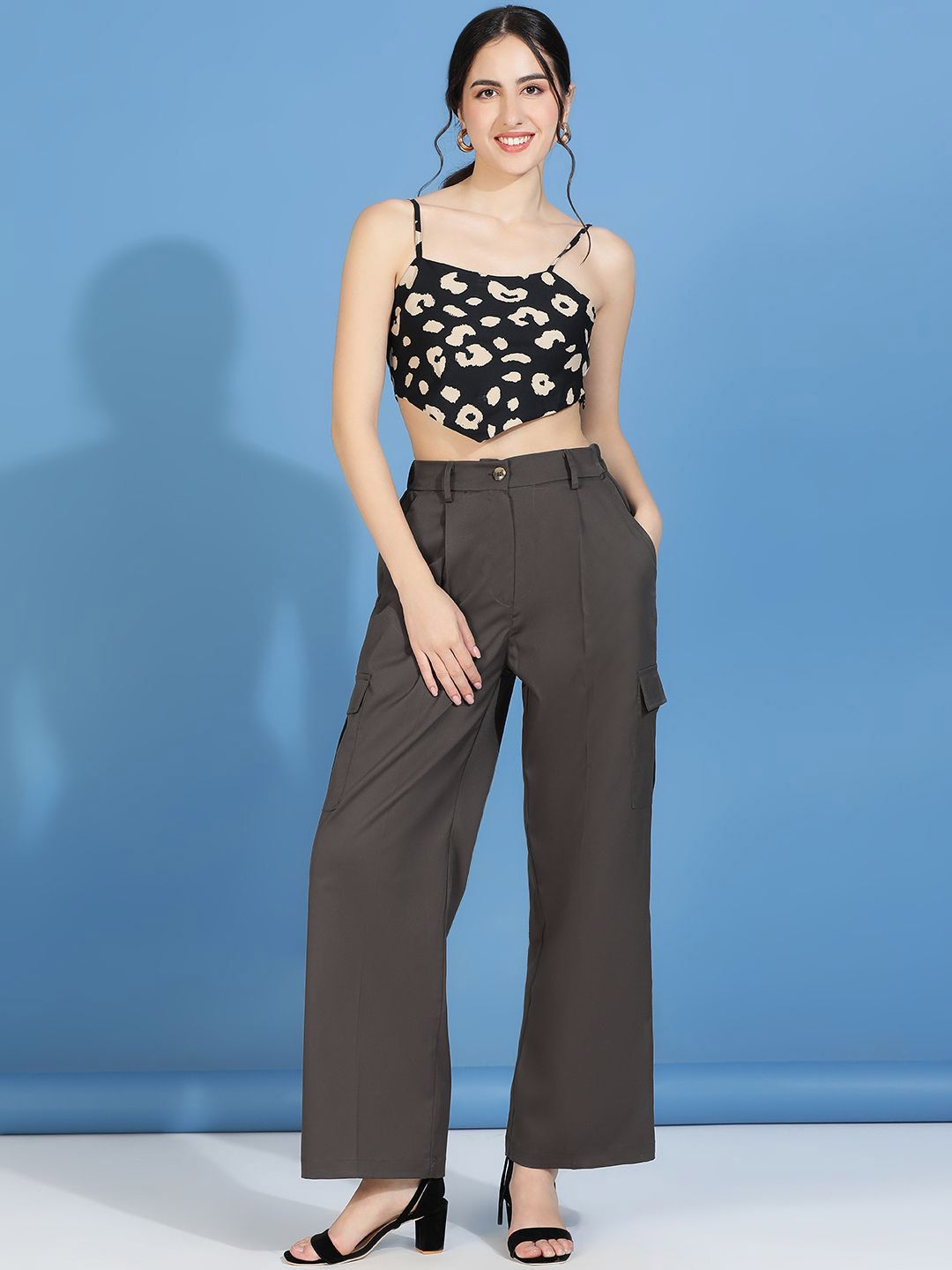 Kotty Women Relaxed Straight Fit High-Rise Pleated Trouser